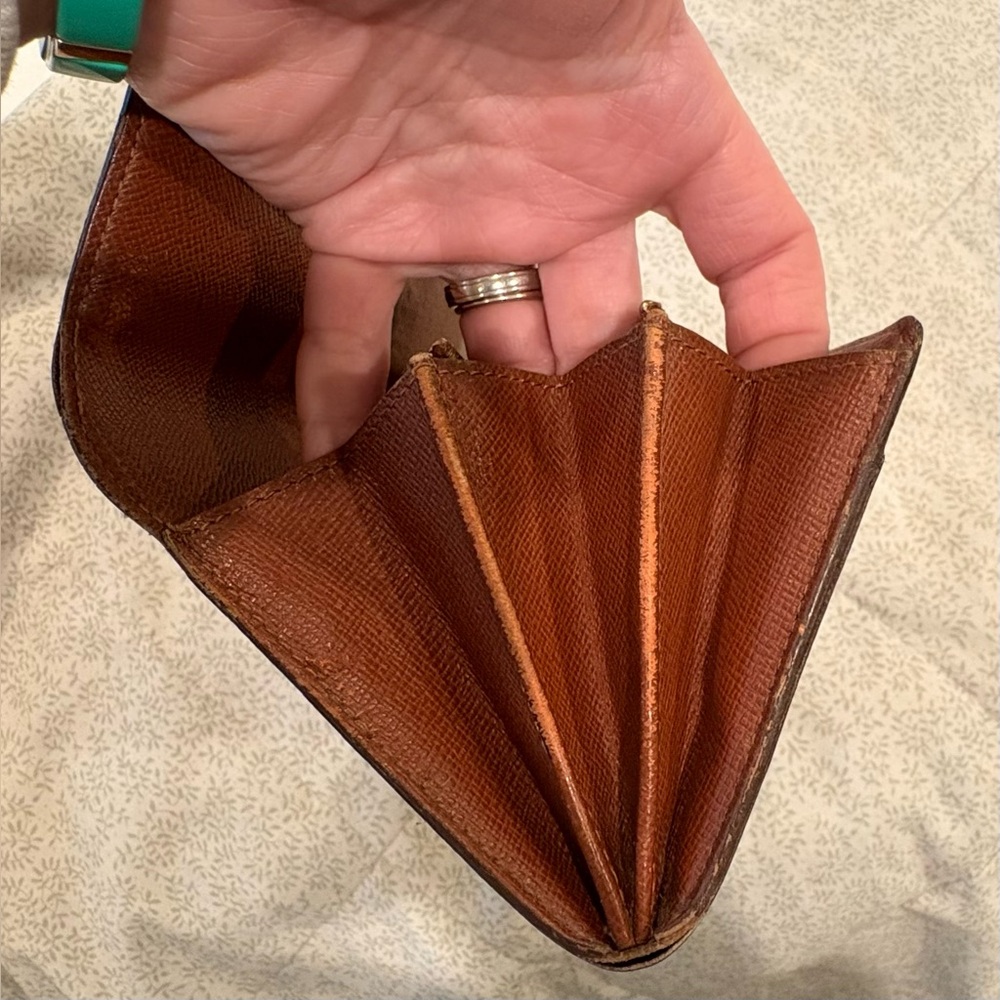 Authentic Vintage Louis Vuitton Wallet - Picture 8 of 16